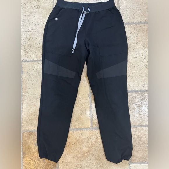 LIMITED EDITION FIGS Venice Jogger Scrub Pants in Black Size Small - Picture 2 of 5